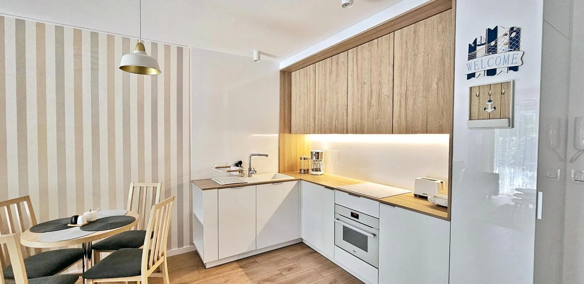Apartament Whiteblue Kolobrzeg Z Duzym Ogrodkiem - 100 M Od Plazy! Whiteblue Kolberg Apartment Mit Grossem Garten - 100 M Vom Strand Entfernt! Whiteblue Kolobrzeg Apartman S Velkou Zahradou - 100 M Od Plaze!