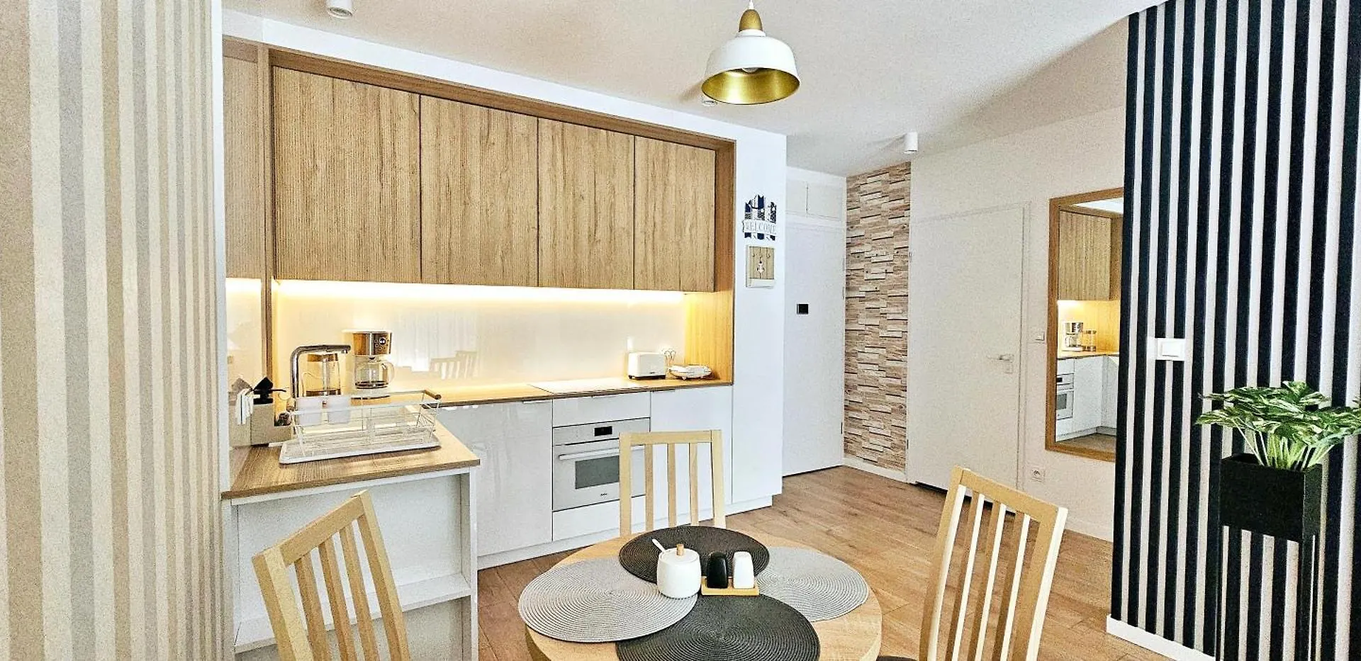 Apartament Whiteblue Kolobrzeg Z Duzym Ogrodkiem - 100 M Od Plazy! Whiteblue Kolberg Apartment Mit Grossem Garten - 100 M Vom Strand Entfernt! Whiteblue Kolobrzeg Apartman S Velkou Zahradou - 100 M Od Plaze!