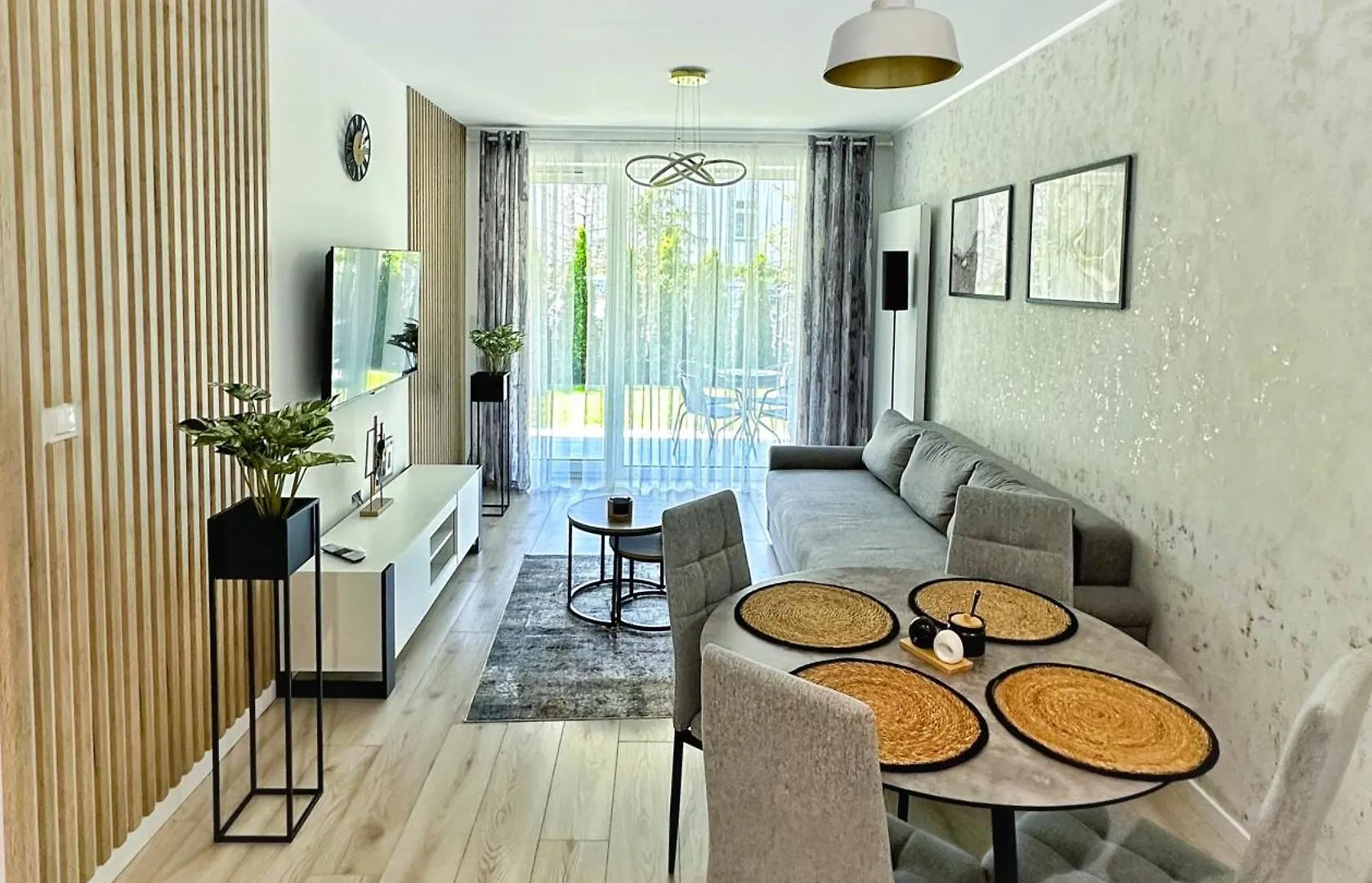 Apartament Whiteblue Kolobrzeg Z Duzym Ogrodkiem - 100 M Od Plazy! Whiteblue Kolberg Apartment Mit Grossem Garten - 100 M Vom Strand Entfernt! Whiteblue Kolobrzeg Apartman S Velkou Zahradou - 100 M Od Plaze! 0*,  بولندا